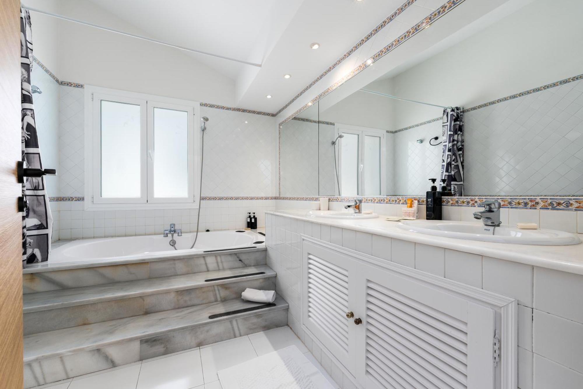 شقة 243-Fully Renovated-Puerto Banus Marbella Front Line Penthouse المظهر الخارجي الصورة