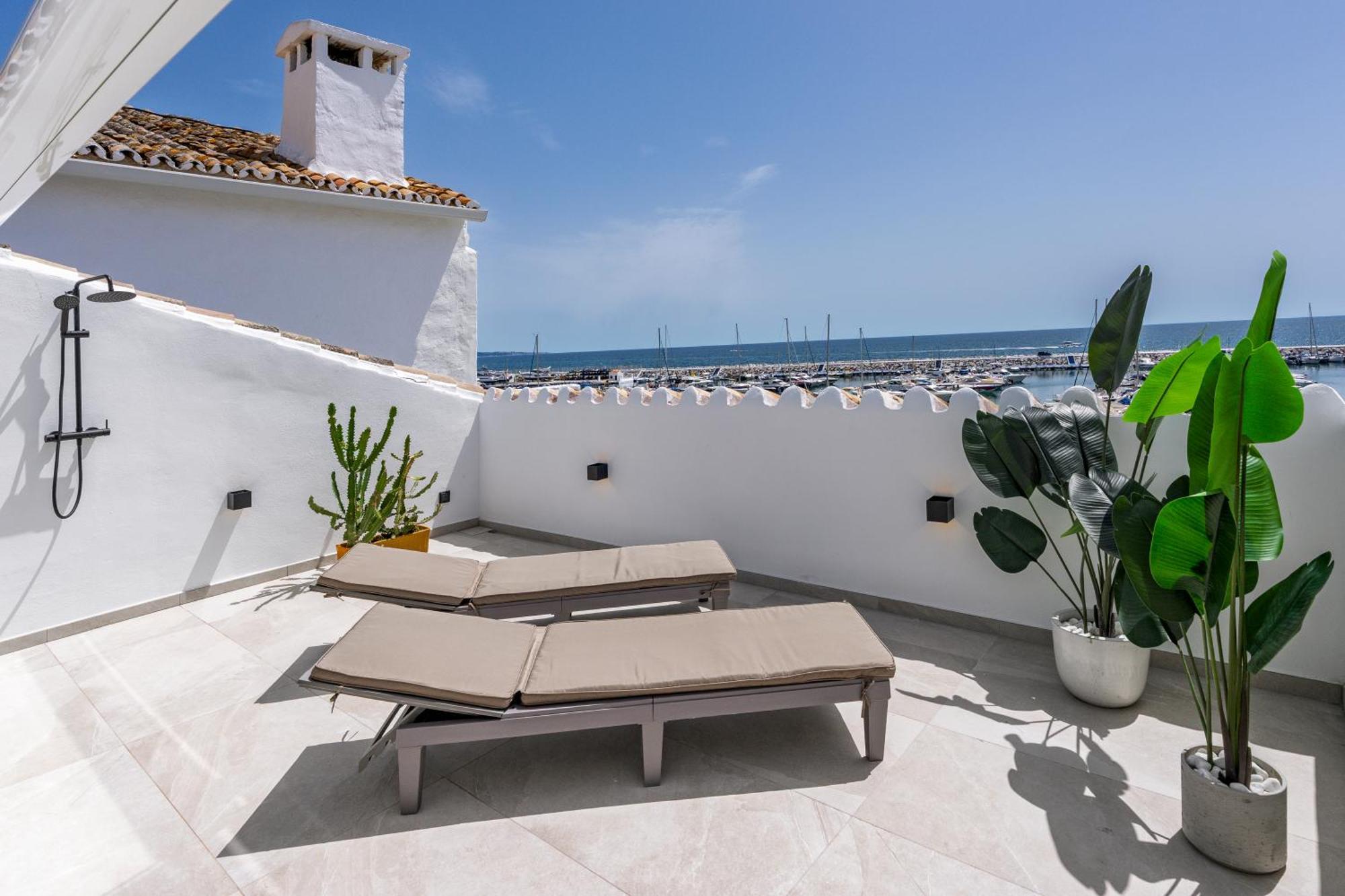 شقة 243-Fully Renovated-Puerto Banus Marbella Front Line Penthouse المظهر الخارجي الصورة